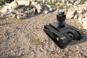 ZIPPERMAST Anwendung: Roboter mit Kamera